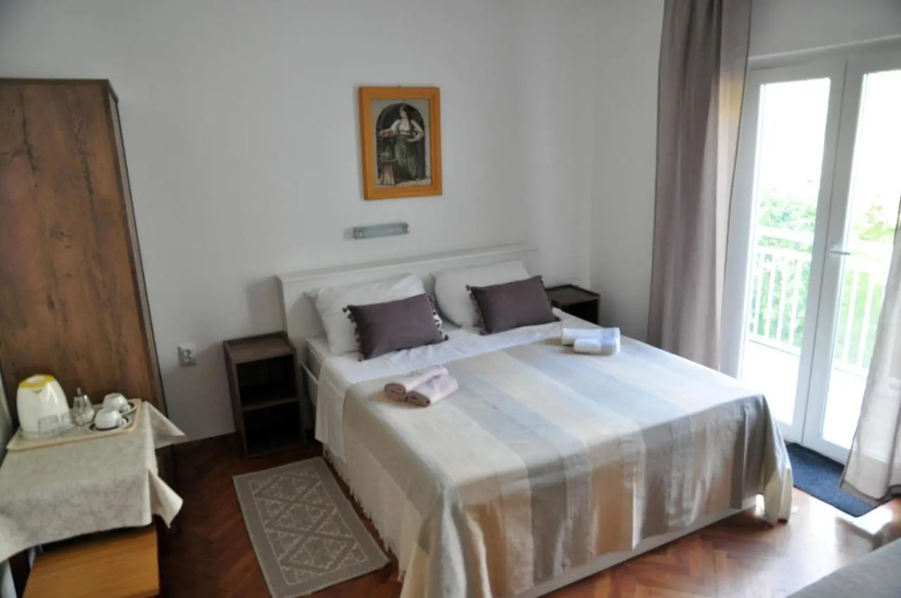 Guest house Rooms By The Sea Rab - 18786 Banjol